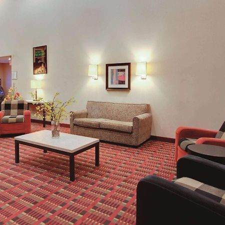 Ramada Inn By Wyndham Fairfield Nj Exteriör bild
