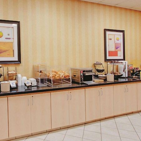 Ramada Inn By Wyndham Fairfield Nj Exteriör bild